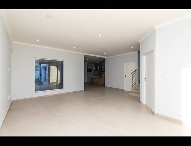 4 BEDROOM FREEHOLD FOR SALE IN SAGEWOOD